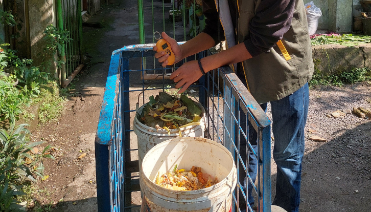 STUDI KASUS: JALAN MENUJU TRANSISI — PERJALANAN BANDUNG MENUJU KOTA TANPA SAMPAH